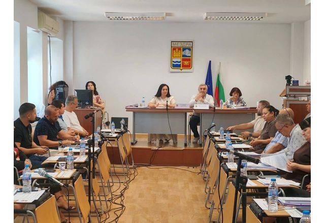 Заседание на Общинския съвет-Мездра