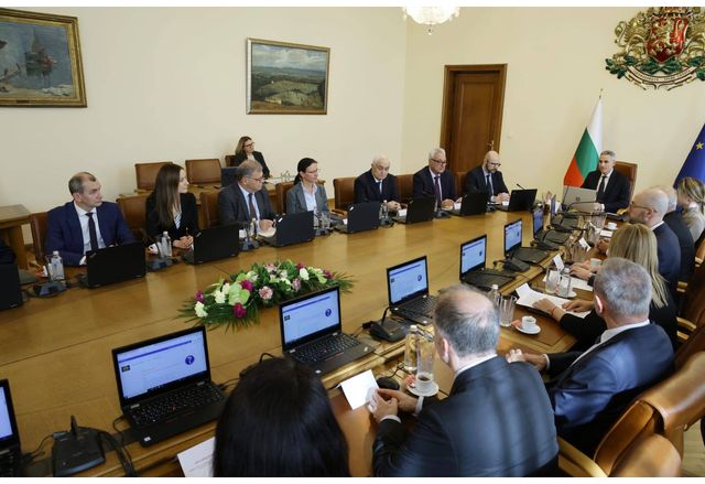Заседание на кабинета "Гюров"