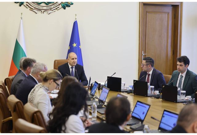 Заседание на правителството "Радев"