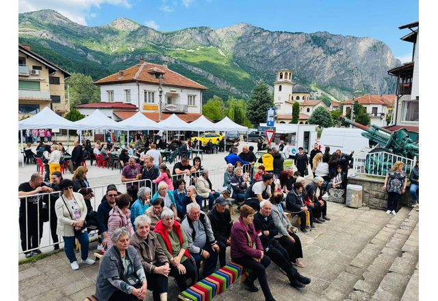 Стотици жители и гости на село Згориград са част от