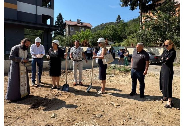 Дългосрочната политика на ГЕРБ СДС в здравеопазването инвестициите в медицинска апаратура