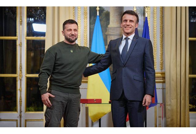 Украинският президент Володимир Зеленски е имал телефонен разговор с френския