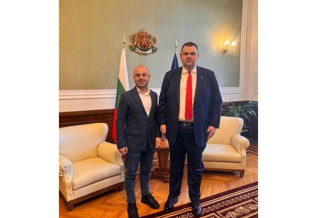 Председателят на Младежкото ДПС Ибраим Зайденов премина в лагера наидер