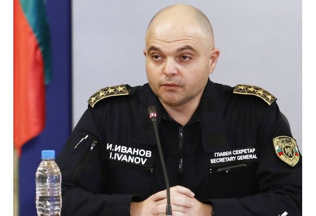 Ивайло Иванов напусна поста на началник на политическия кабинет на