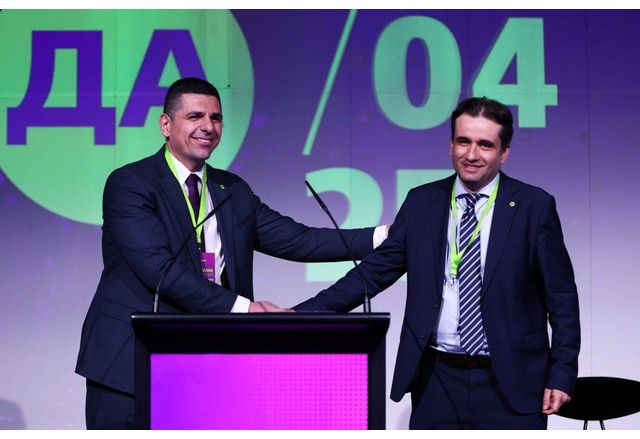 Ивайло Мирчев и Божидар Божанов са новите съпредседатели на партия