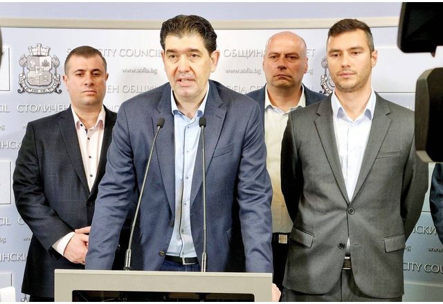 За кмета Васил Терзиев нарушаването на закона е несъществуващ проблем очевидно