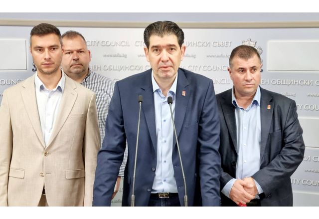 За нас е изненада напускането на Ваня Григорова Това заяви