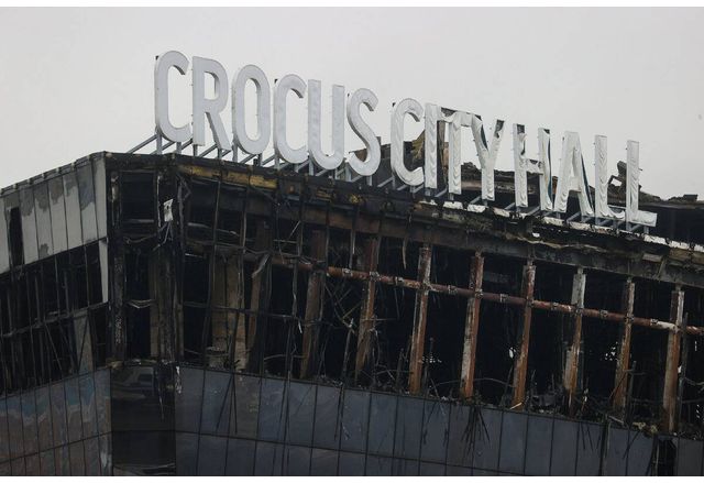 Изгорялата сграда на "Крокус сити хол"
