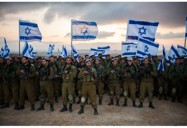 Израелската армия е на крачка от нахлуване в Газа