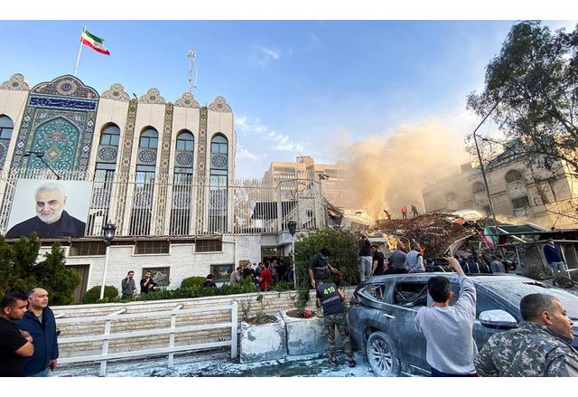 Израелски военни самолети днес удариха иранското консулство в Дамаск а