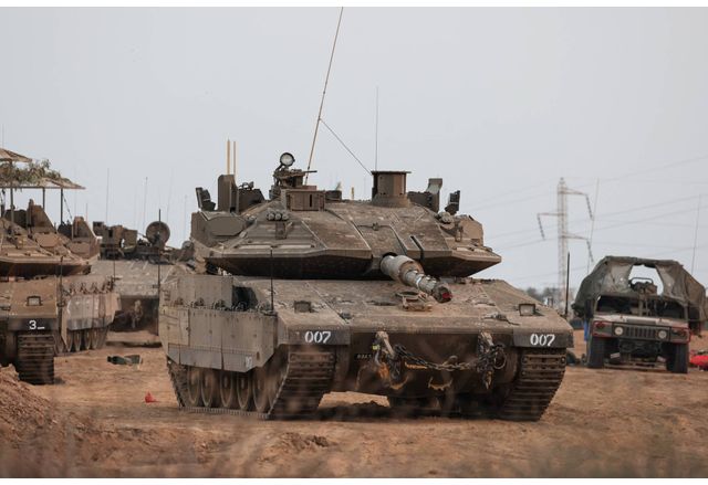 Израелски танкове "Меркава" на границата с Газа