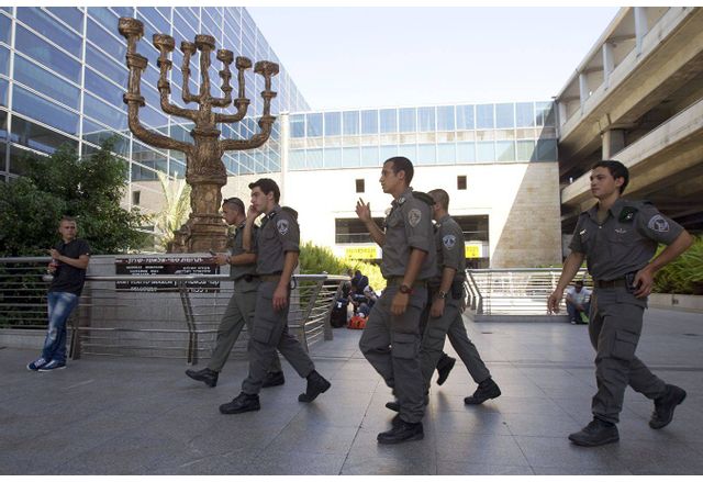 Лидерът на опозиционната Партия на националното единство Бени Ганц отправи