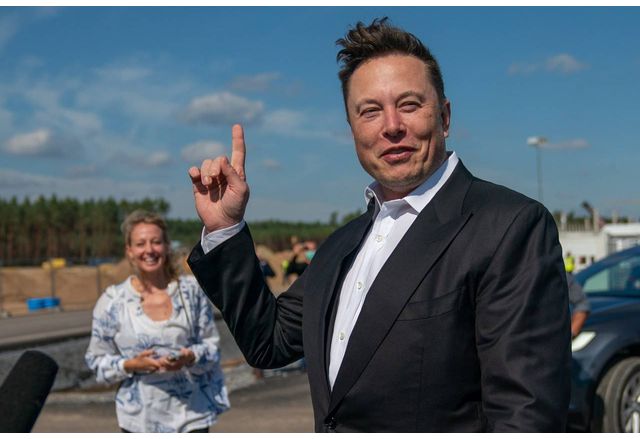 Проблемите с достъпа до Екс накараха собственика на социалната мрежа