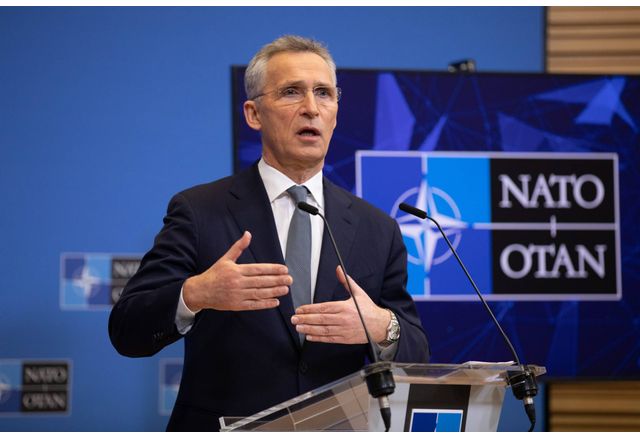 НАТО готви план за пълно превъоръжаване на украинската армия със