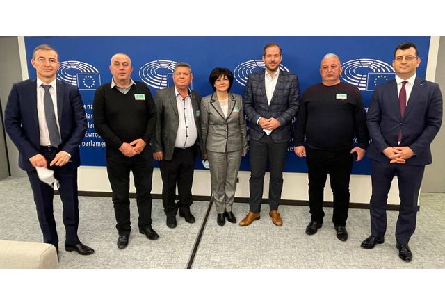 Йерун Ленарс се среща с Цвета Караянчева и български евродепутати