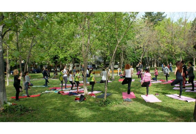Асеновград ще отпразнува Международния ден на йога с две мероприятия