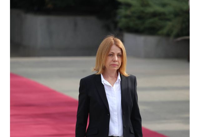 Бившият кмет на София Йорданка Фандъкова също упражни правото си