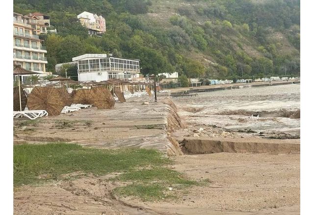 Проливен дъжд се изля на територията на Добричка област Получени