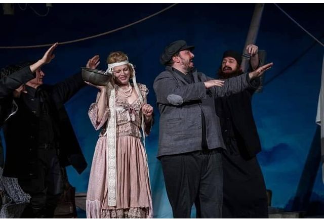 Спектакълът на Mалък градски театър Зад канала Зорба по