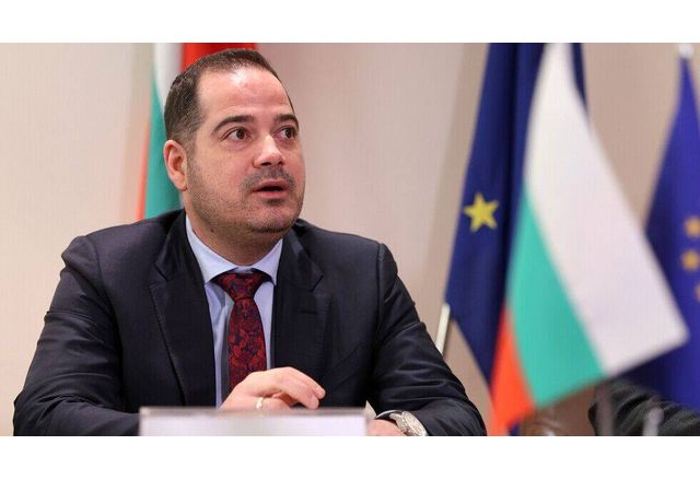 Вътрешният министър Калин Стоянов настоя за драстично завишаване на глобите