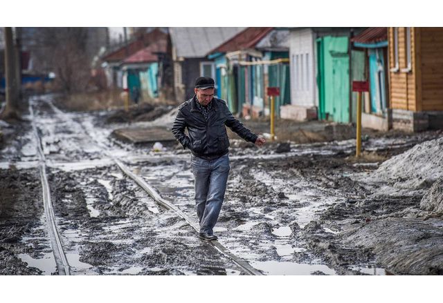 Русия е на ръба да загуби 130 малки градчета с