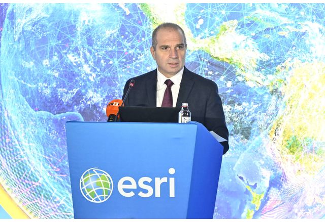 Вицепремиерът и министър на транспорта и съобщенията Гроздан Караджов 