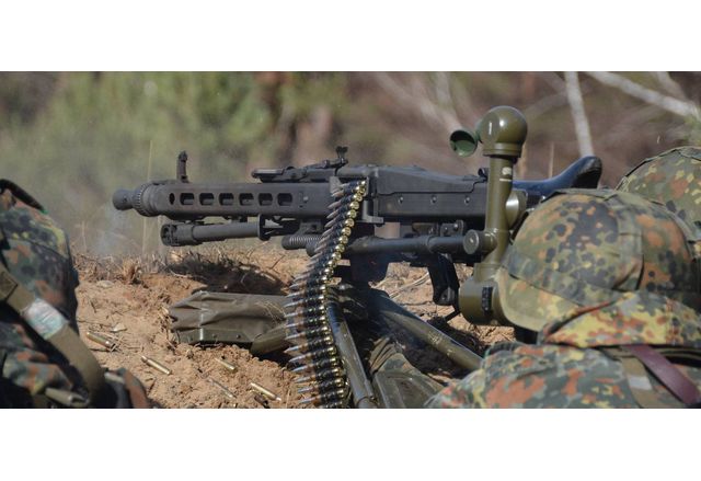 Нова доставка на оръжия от Германия включваща ракети и леки