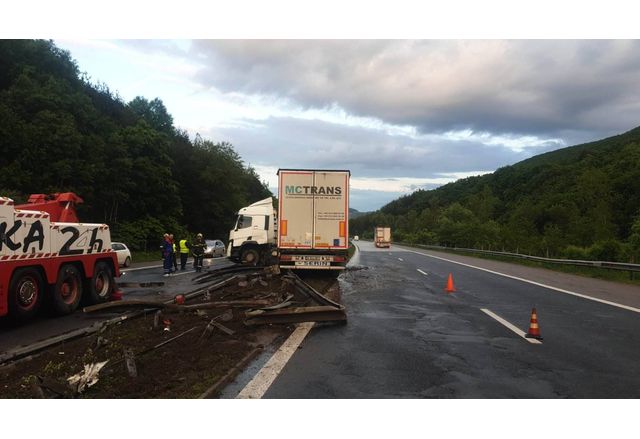 Две последователни катастрофи са станали на магистрала Тракия в района