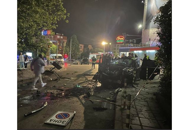 Тежка катастрофа стана тази нощ в София до метростанция