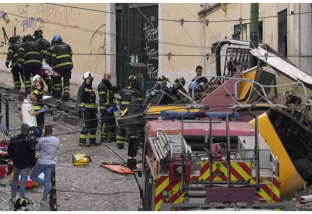 Най малко 15 души са загинали в Лисабон след като популярният