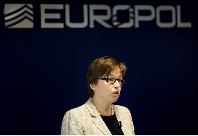Изпълнителният директор на Европол Катрин Де Бол пристига на посещение