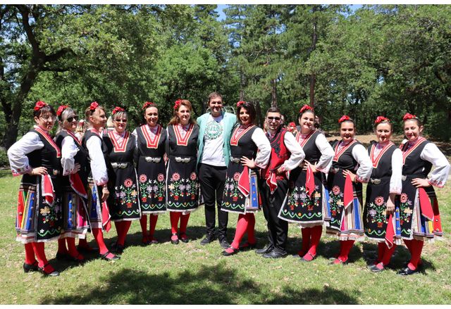 С голямо празнично хоро в парк "Кенана" започна Националният събор на народното творчество "Китна Тракия пее и танцува"