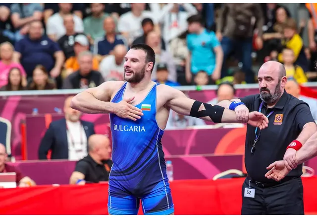 Кирил Милов победи германския национал Лукас Лазоянис със 7 1 и