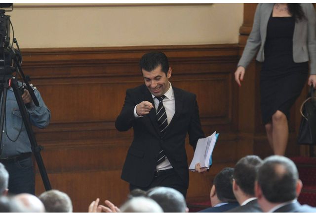 Премиерът Кирил Петков ще изпрати в Народното събрание френското предложение