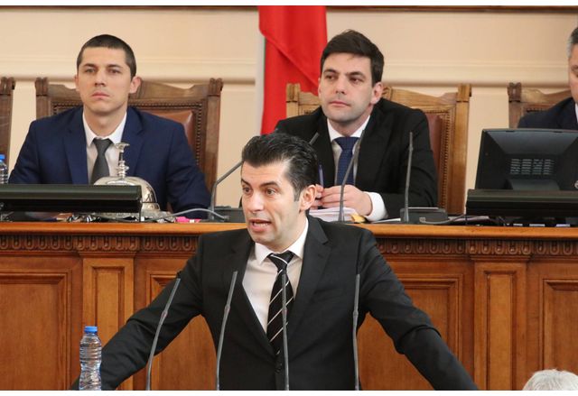 Министър председателят Кирил Петков ще участва в парламентарния контрол днес предаде