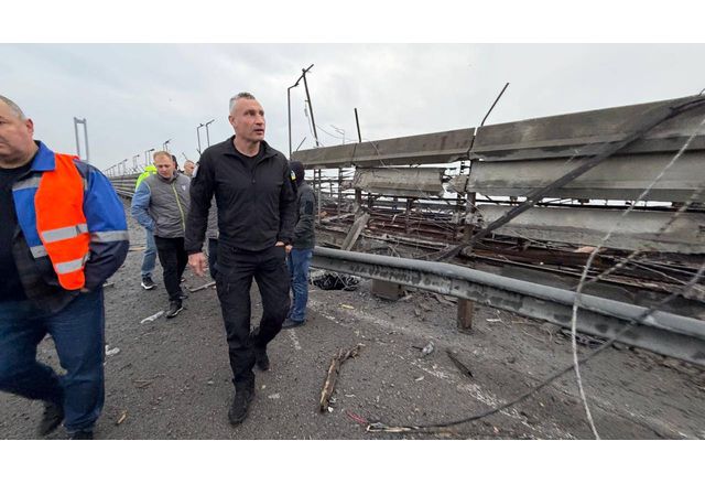 Кличко на поразения мост в Киев