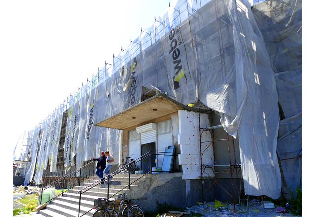 Кметът на Община Нова Загора Галя Захариева заедно със зам кмета