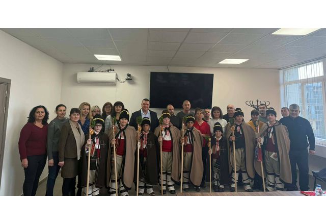 Коледари гостуваха в община Оряхово