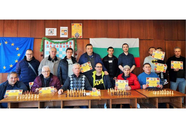 Коледен турнир по блиц-шахмат в Мездра