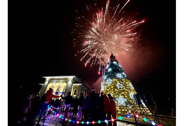 Коледен концерт Вълшебна Коледа в Оряхово с участието на духов