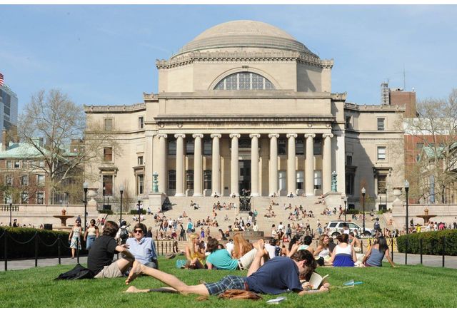 Правителството на американския президент Доналд Тръмп отмени грантове и договори