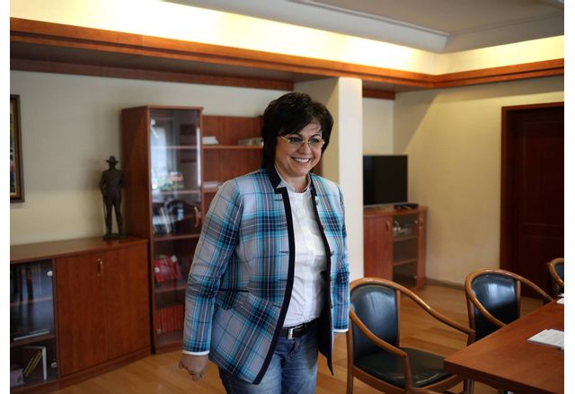 Всеки документ в момента подписан от друг е незаконен Това