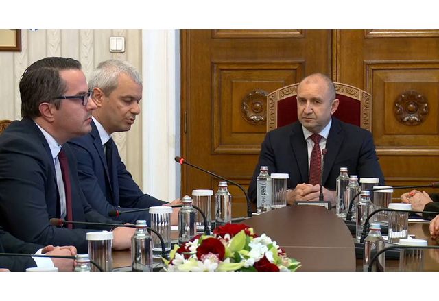 Челен сблъсък между лидера на Възраждане Костадин Костадинов и президента