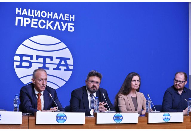 Министърът на образованието и науката Красимир Вълчев на откриването на кампанията "Участвай! Олимпиадата е за всички"