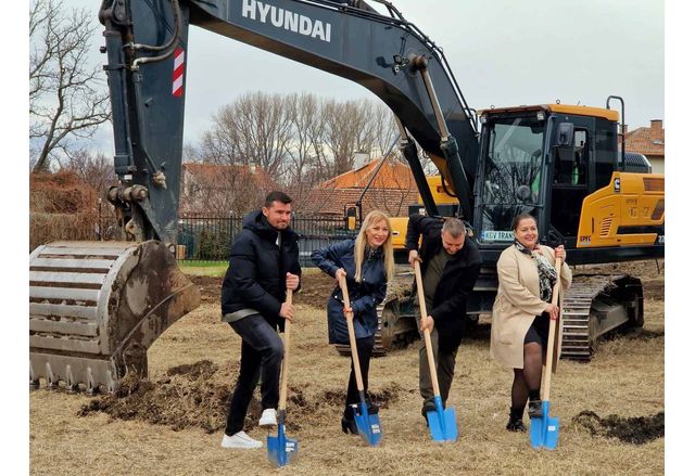 През последните години поради липса на достатъчен брой деца в