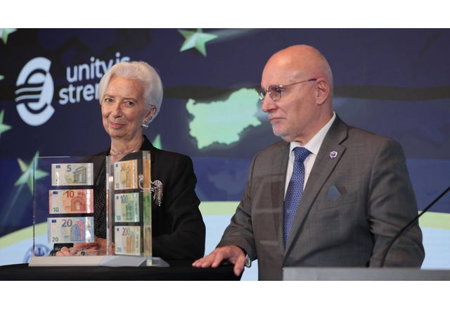 Кристин Лагард и Димитър Радев представиха българските евробанкноти