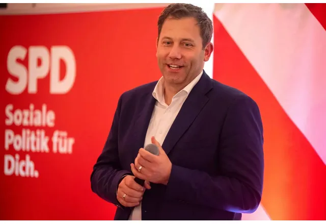 Германският вицеканцлер и финансов министър Ларс Клингбайл пристигна на необявено