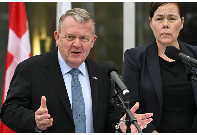 Датският външен министър Ларс Льоке Расмусен  и външната министърка на Гренландия Вивиан Моцфелт