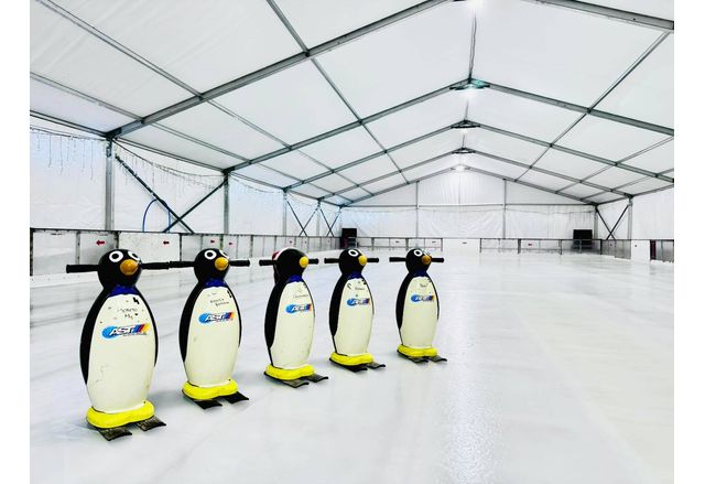 Утре 30 ноември от 17 00 часа ледената пързалка във Враца