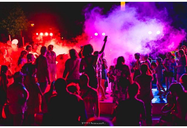 Подготвили сме – кино под звездите за малчуганите и техните